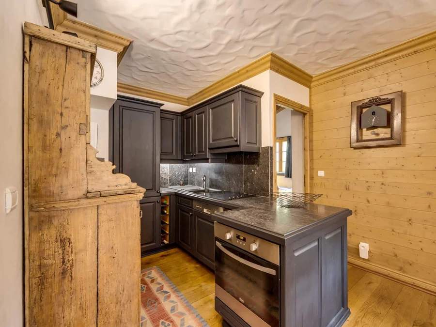 Luxury alpine style apartment in the heart of Val d'Isère photo 5