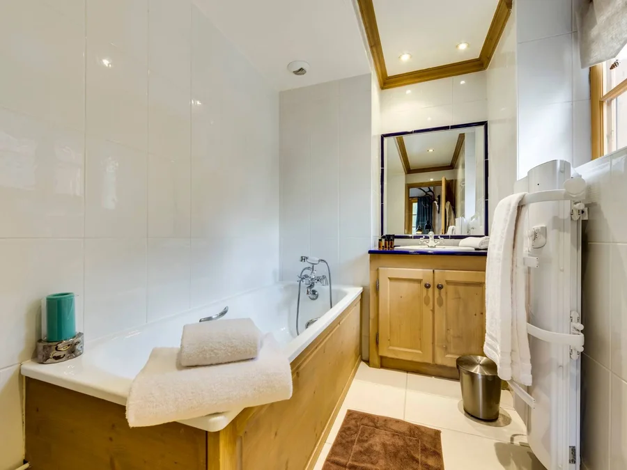 Luxury alpine style apartment in the heart of Val d'Isère photo 14