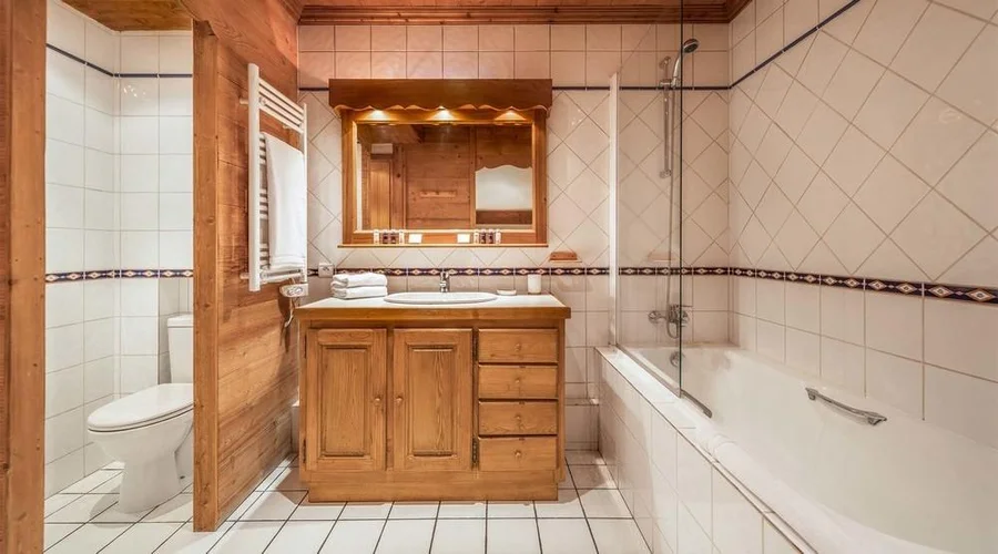 Warm chalet for twelve with a traditional style photo 7