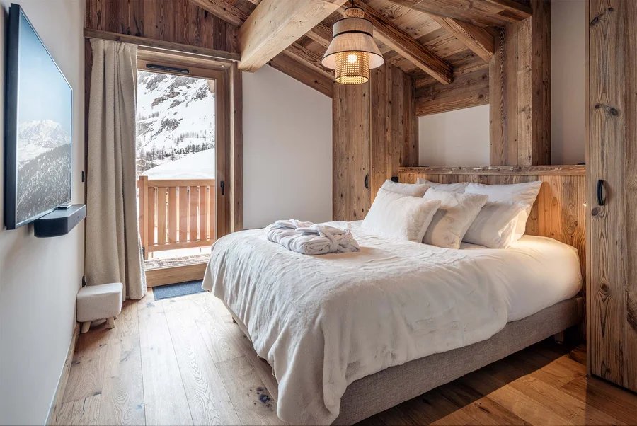 Beautiful chalet for eight in prestige area photo 2