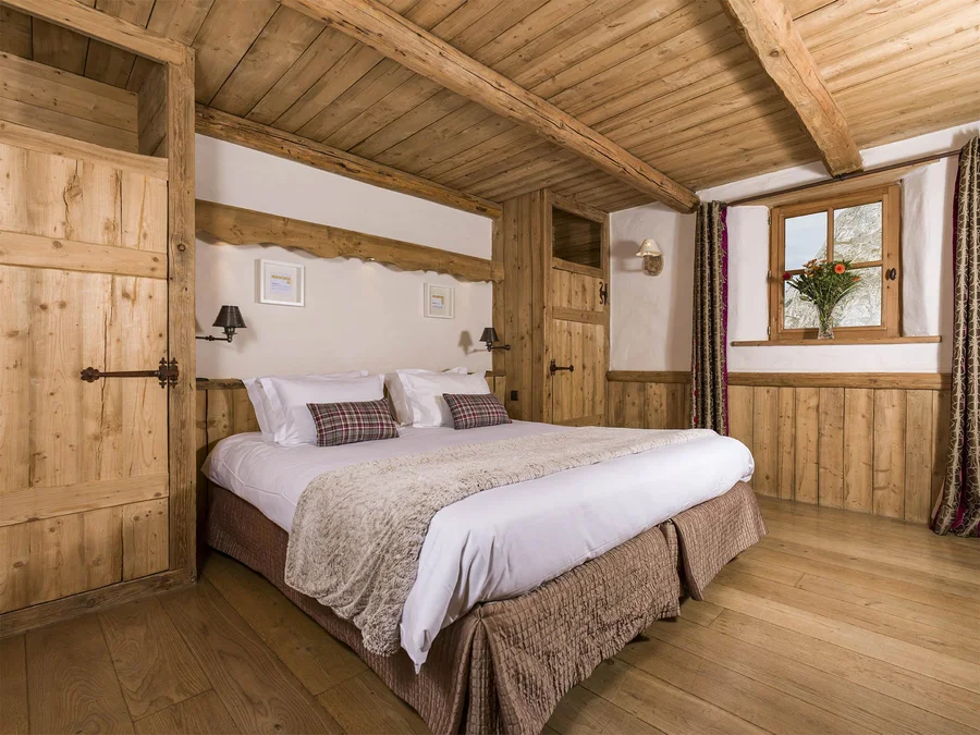 Stunning chalet for ten in quiet area of the resort photo 7