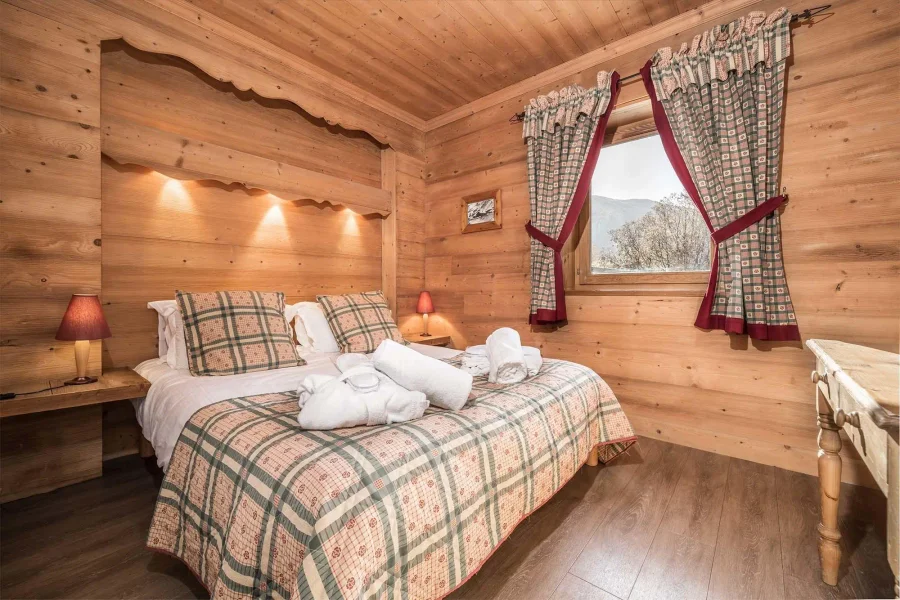 Warm chalet for twelve with a traditional style photo 5