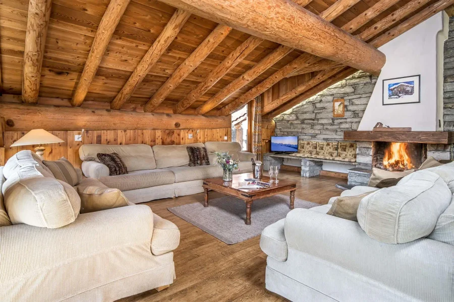 Warm chalet for twelve with a traditional style photo 4