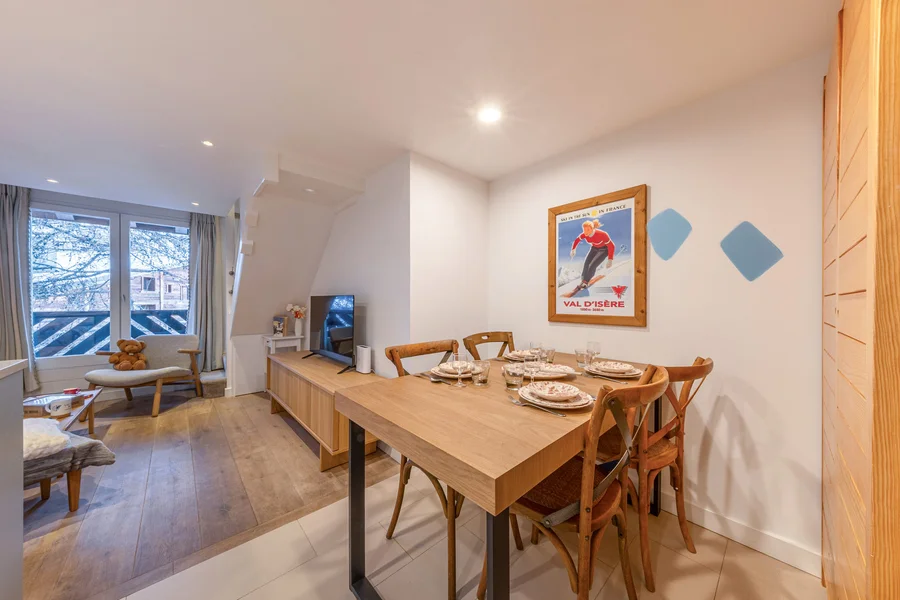 Cosy central apartment with wifi and parking photo 1