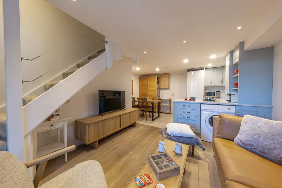 Cosy central apartment with wifi and parking photo 3