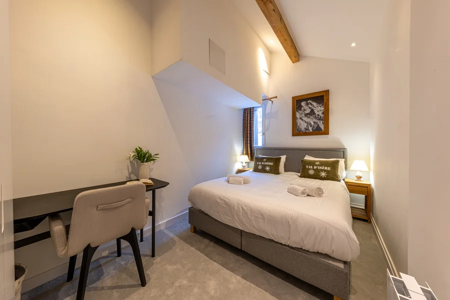 Cosy central apartment with wifi and parking photo 8