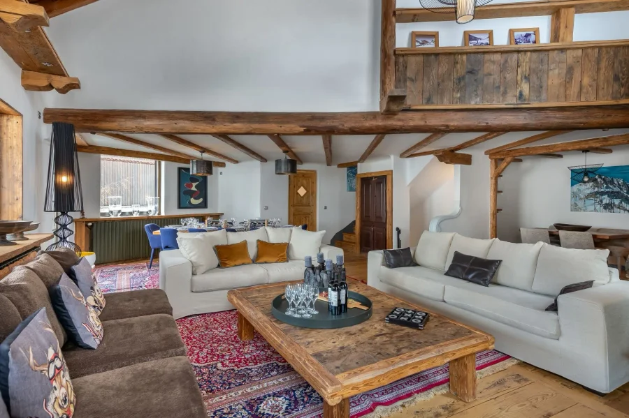 Fabulous central chalet with a swimming pool photo 3