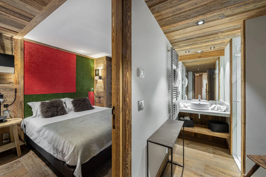 Contemporary ski-in/ski-out apartment photo 4