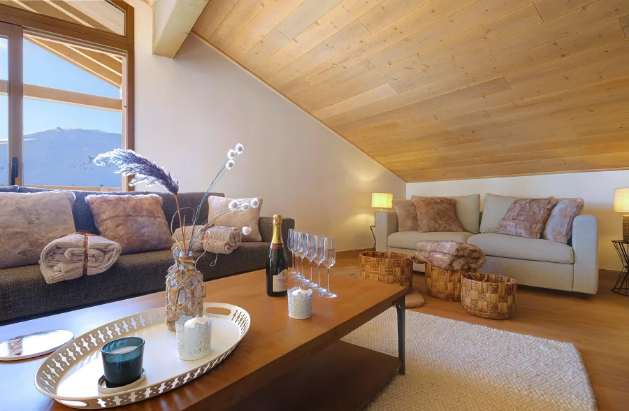Bright open apartment on the piste photo 4