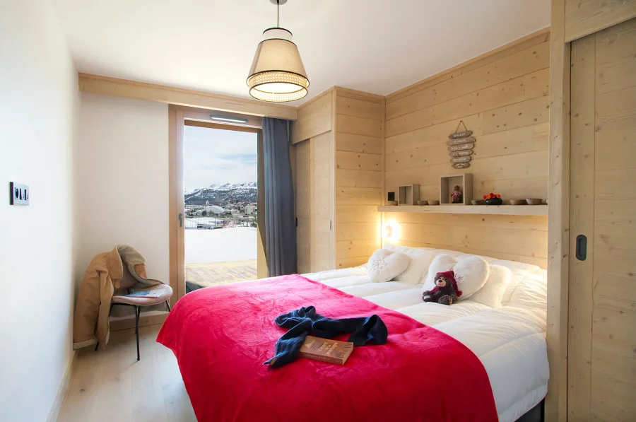 New, modern ski-in ski-out apartment photo 5