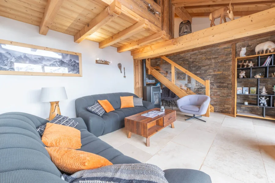 Bright, spacious, two-minutes to the ski lift photo 2