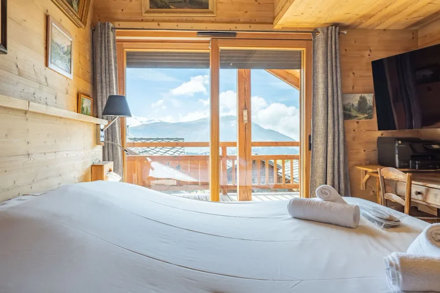 Spacious ski-in ski-out apartment for eight photo 2
