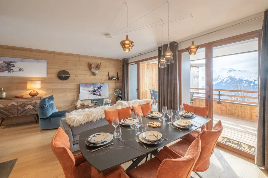 Bright, modern, central apartment photo 2