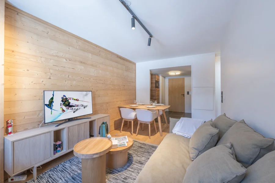 Bright apartment close to the centre photo 4