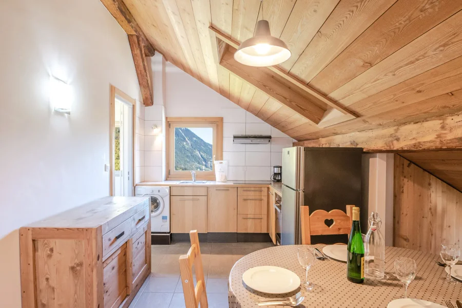 Traditional two-bedroom apartment in Chamonix centre photo 5