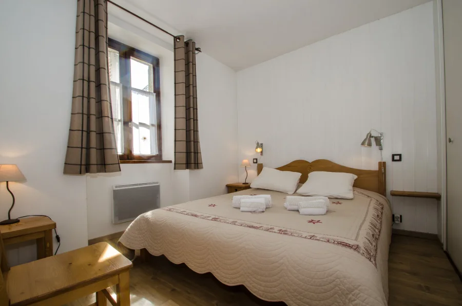 Spacious apartment with Mont Blanc views in Chamonix centre photo 3