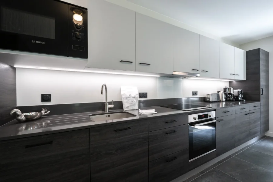 Modern spacious apartment with terrace photo 3