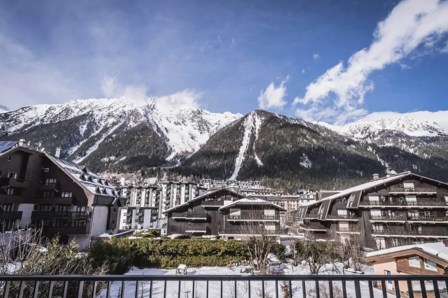 Stunning six person apartment near the buzz of central Chamonix photo 4