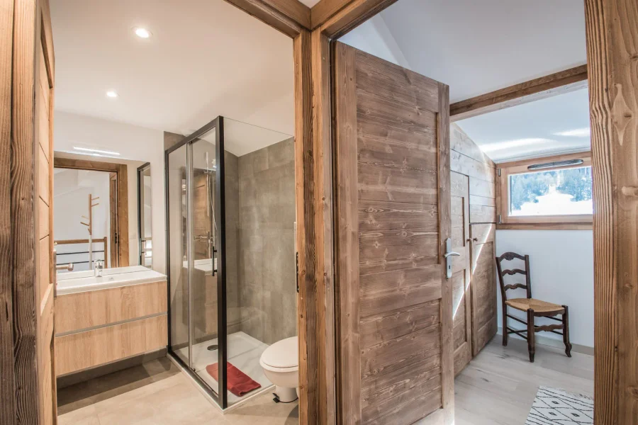 Stunning six person apartment near the buzz of central Chamonix photo 5