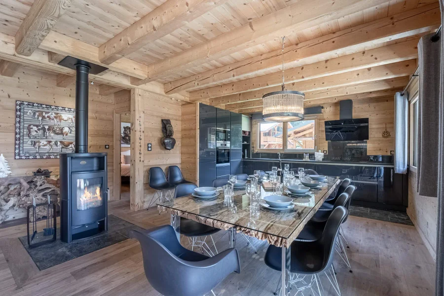 Large chalet with a modern finish photo 2