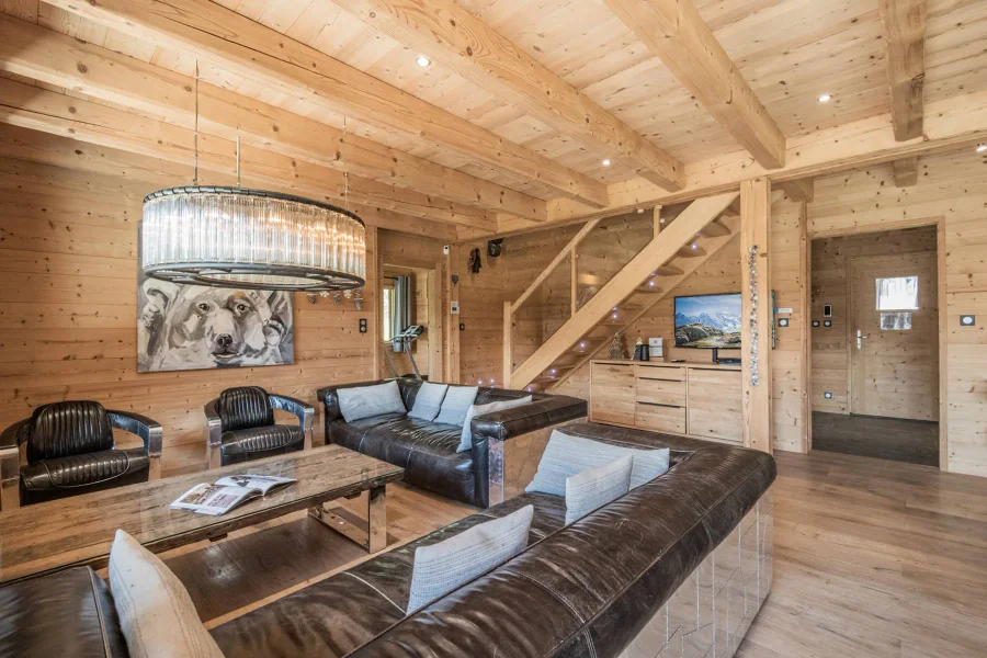 Large chalet with a modern finish photo 3
