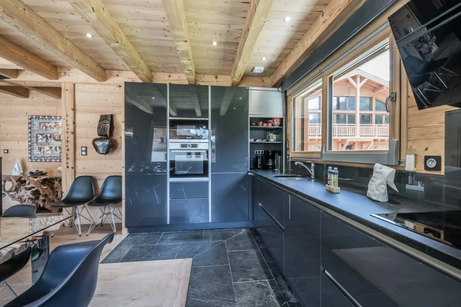 Large chalet with a modern finish photo 5