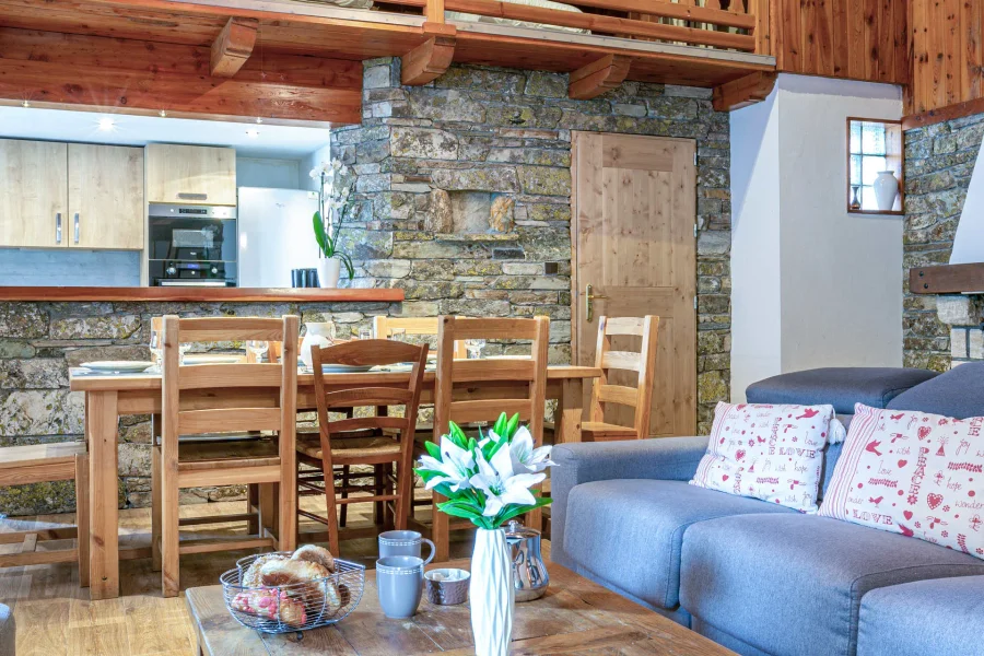 Alpine apartment close to the slopes & centre photo 5