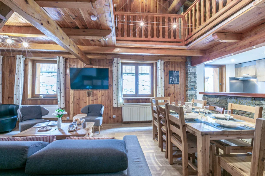 Alpine apartment close to the slopes & centre photo 3