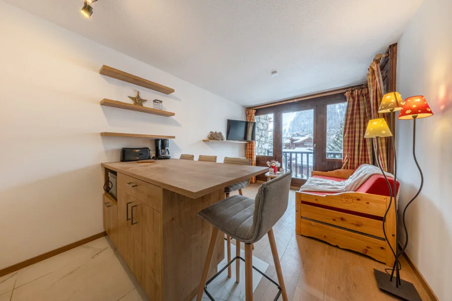 Renovated ski-in apartment with stunning views in the old village photo 2