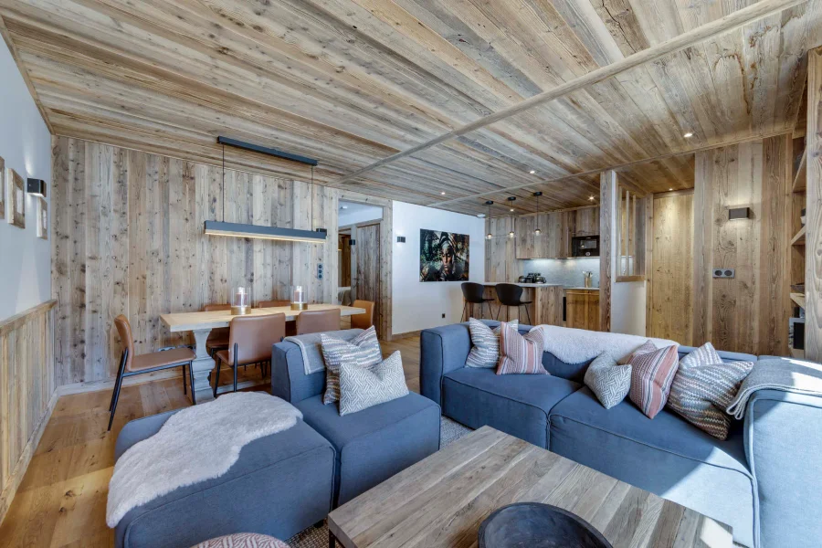 Bright, modern, ski-in apartment photo 2