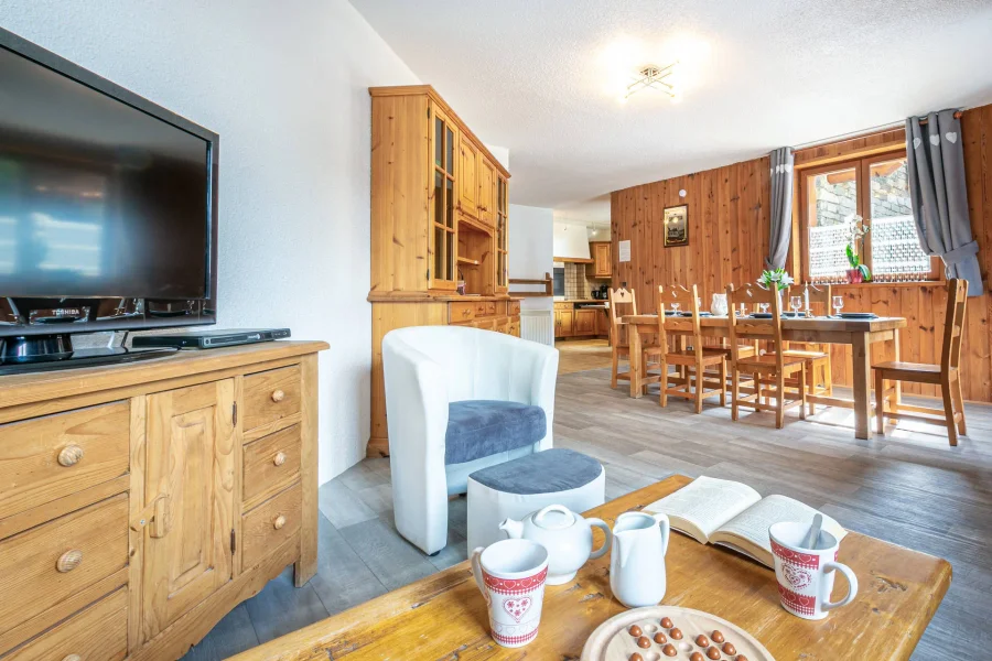 Rustic alpine apartment close to the slopes photo 4