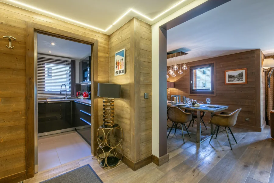 Luxe three-bed in great location photo 5