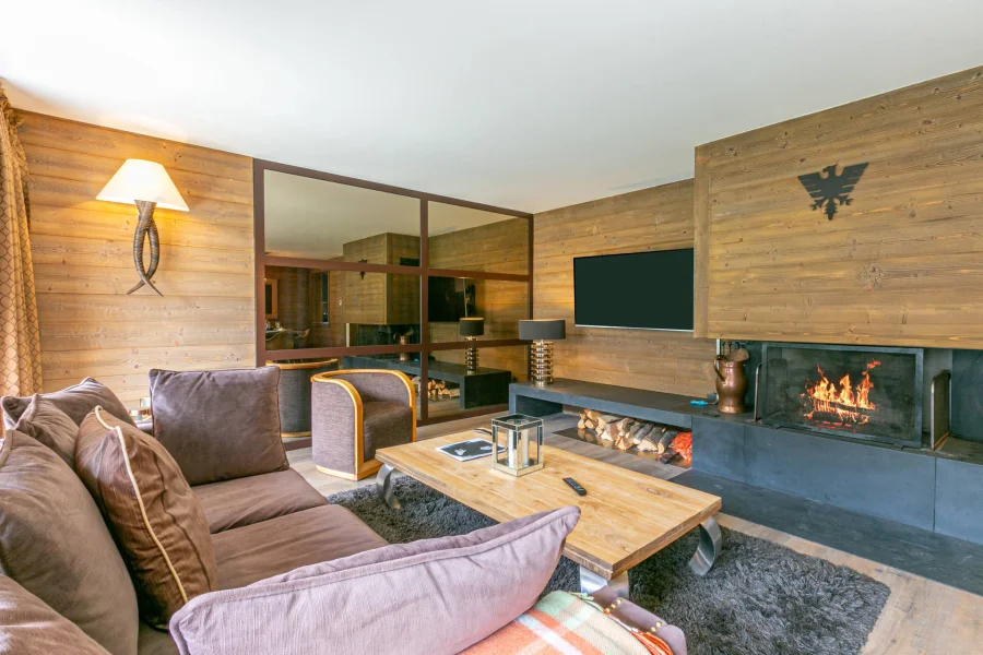 Luxe three-bed in great location photo 3