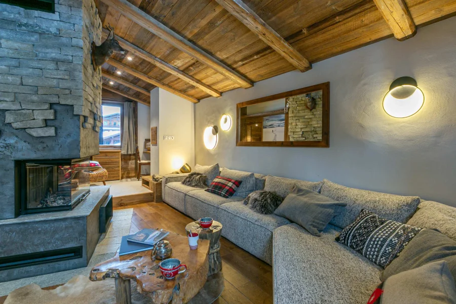 Central, alpine apartment a short walk from the slopes photo 2