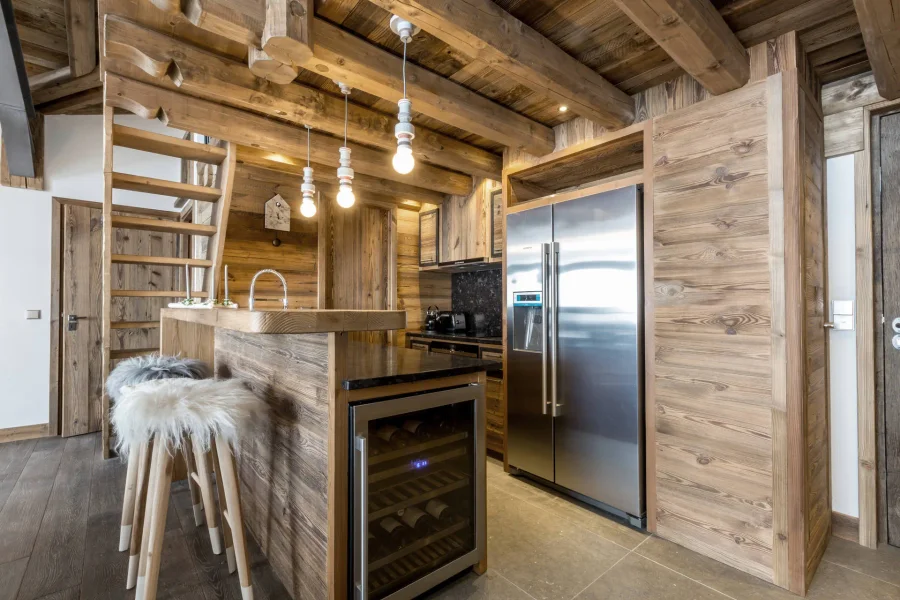 Luxe ski-in ski-out apartment in fantastic location photo 5
