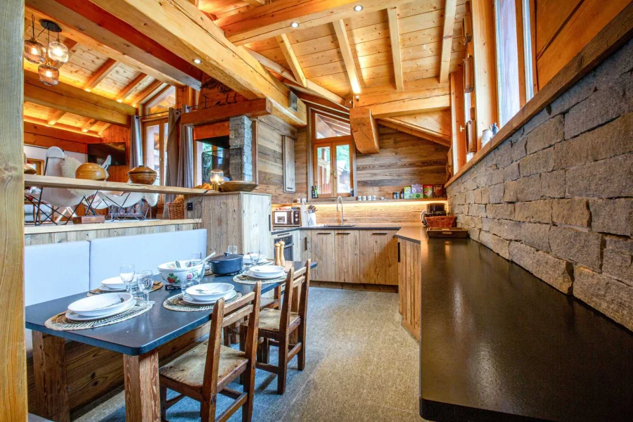 Warm family ski-in ski-out apartment photo 5