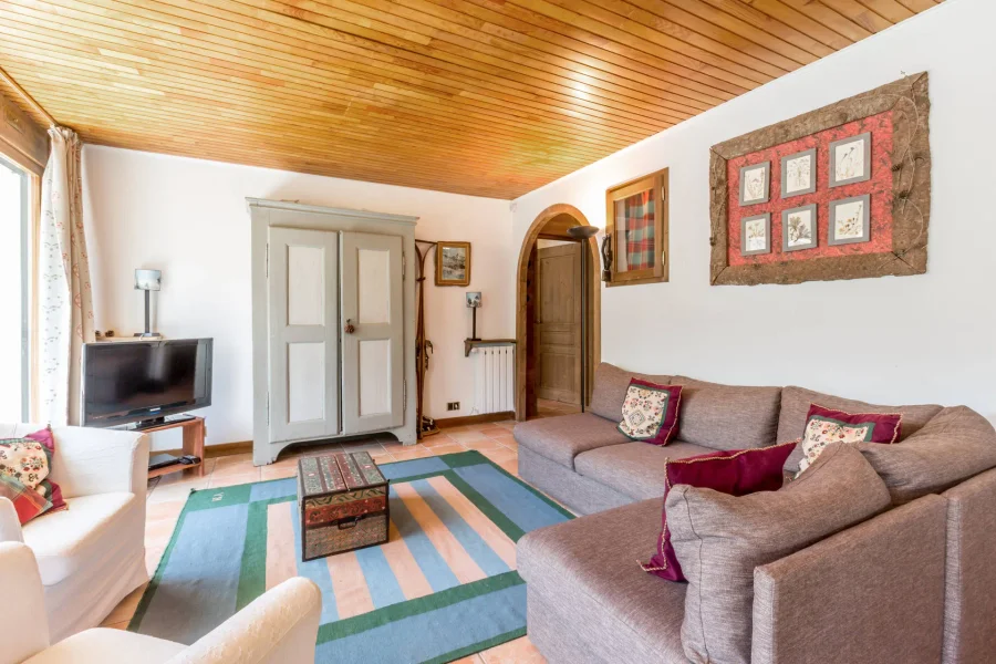 Classic apartment in good location photo 3