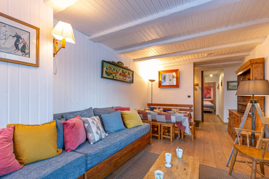 Central three-bed apartment photo 2