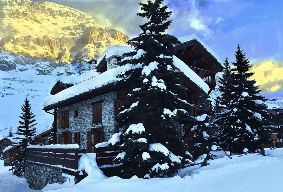 Luxe ski-in ski-out apartment with hammam photo 2