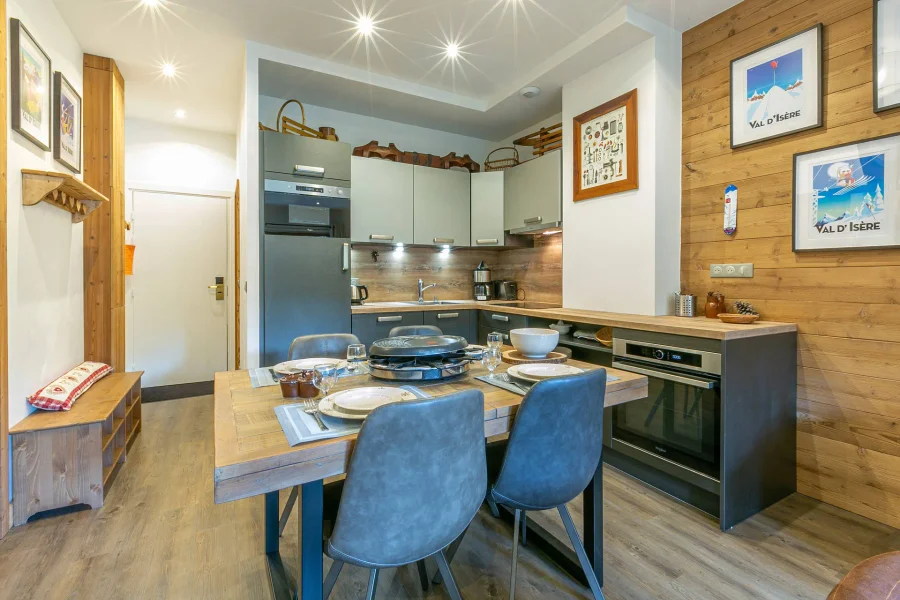 Homely and modern two bedroom apartment photo 5