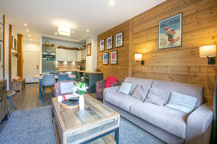 Homely and modern two bedroom apartment photo 2