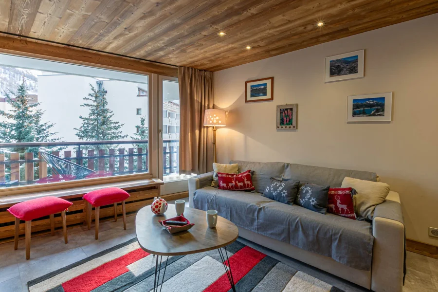 Modern spacious apartment photo 5