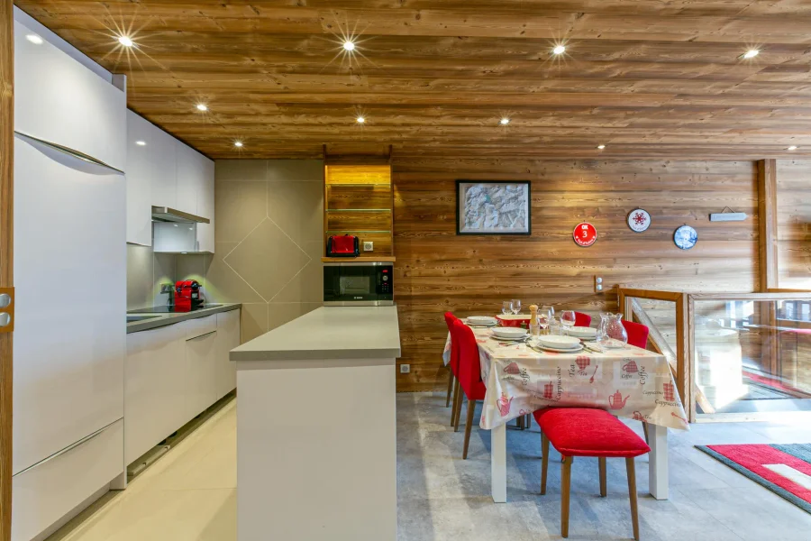 Modern spacious apartment photo 2