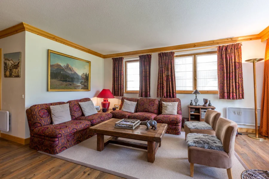 Ski-in ski-out family apartment photo 4