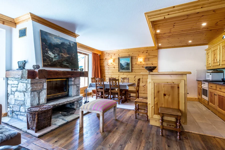Ski-in ski-out family apartment photo 3