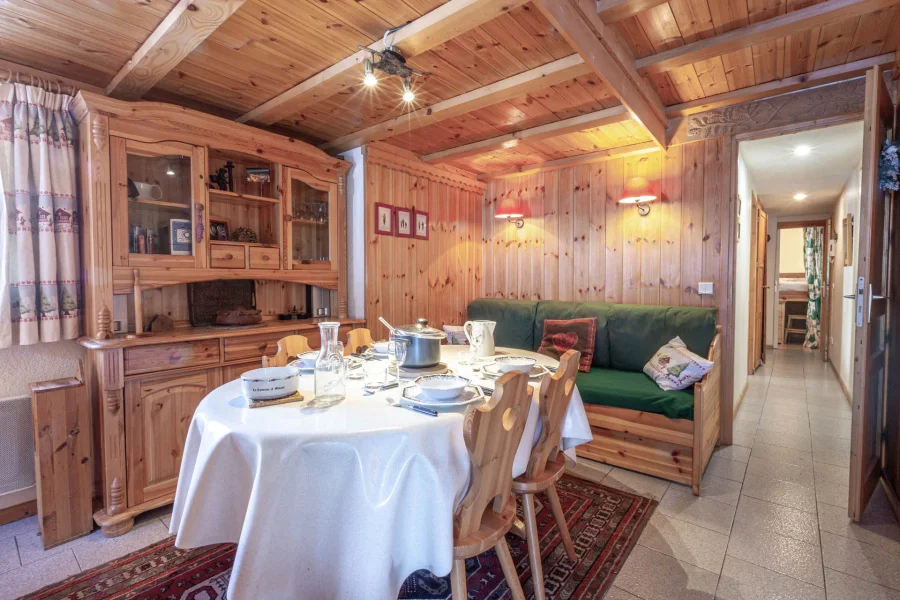 Classic style apartment in a quiet chalet photo 2