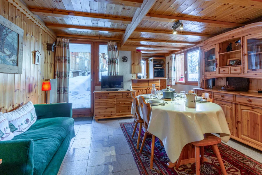 Classic style apartment in a quiet chalet photo 4