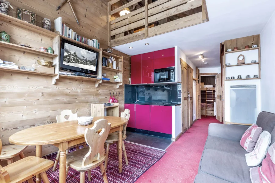 One bed with mezzanine in central location photo 2