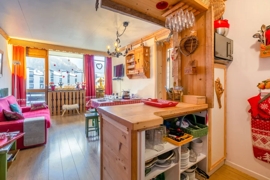 Warm mountain-style apartment in the heart of the resort, close to slopes and amenities photo 4