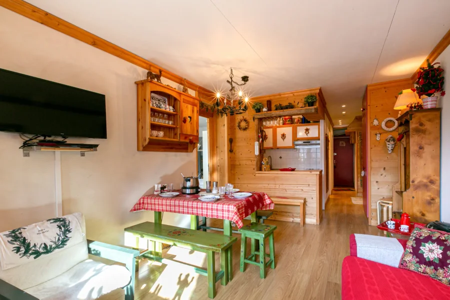 Warm mountain-style apartment in the heart of the resort, close to slopes and amenities photo 2